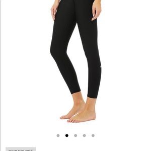ALO Yoga Pants - 7/8 HIGH-WAIST AIRLIFT LEGGING ALO Yoga Pants - 7/8 HIGH-WAIST AIRLIFT LEGGING